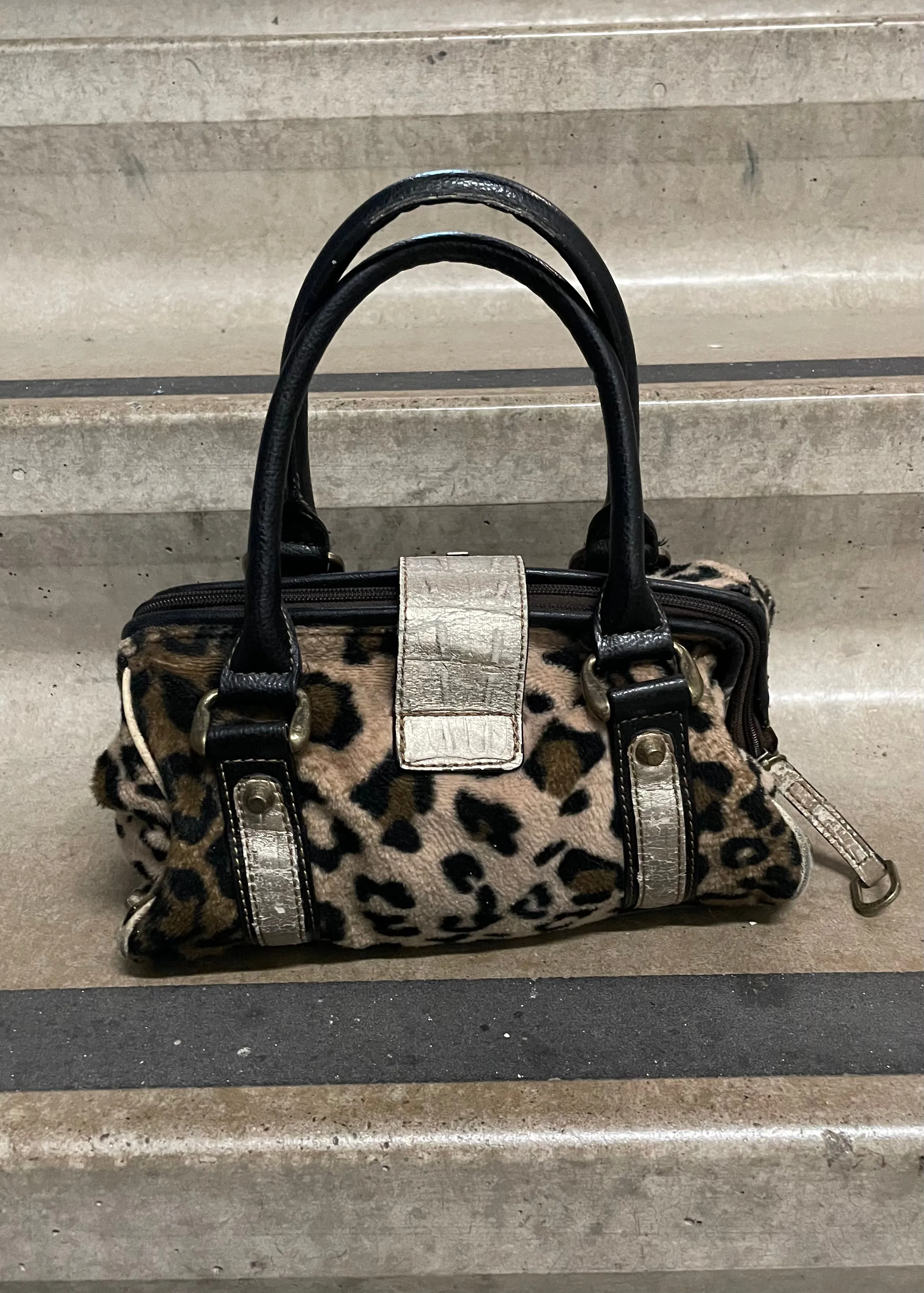 2000s Guess Bag