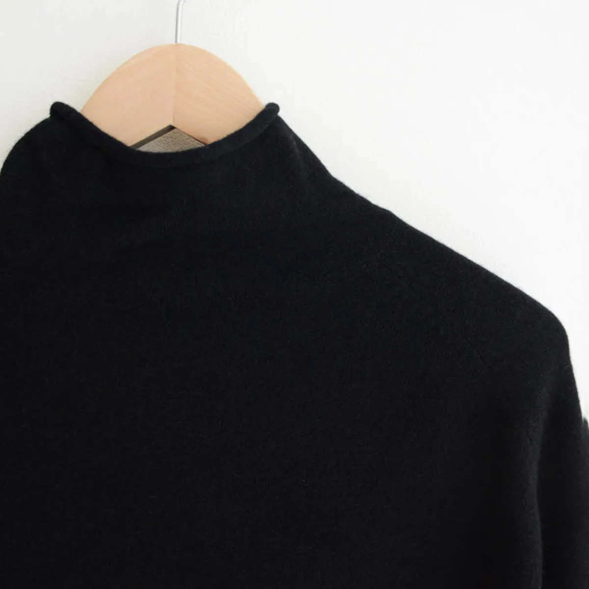 Cashmere High Neck Sweater - Black