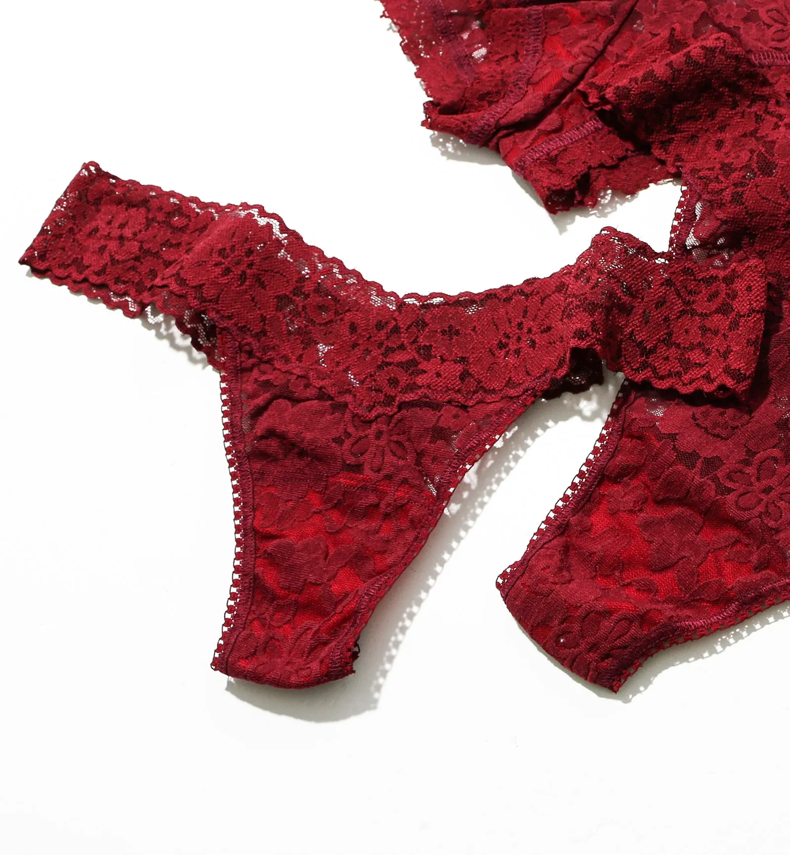 Hanky Panky Daily Lace Low Rise Thong (771001P) - Lipstick Red